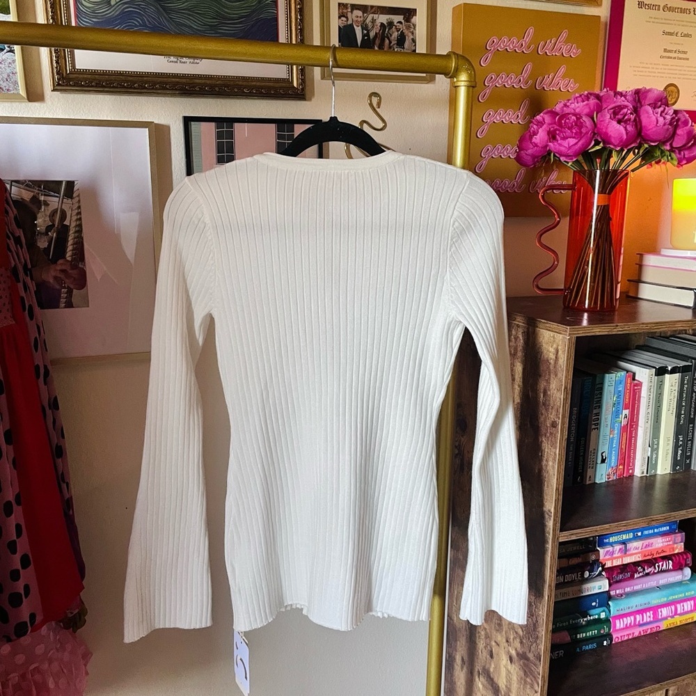 NEW Commense White Ribbed Knit Button Front Sweater - Picture 5 of 14